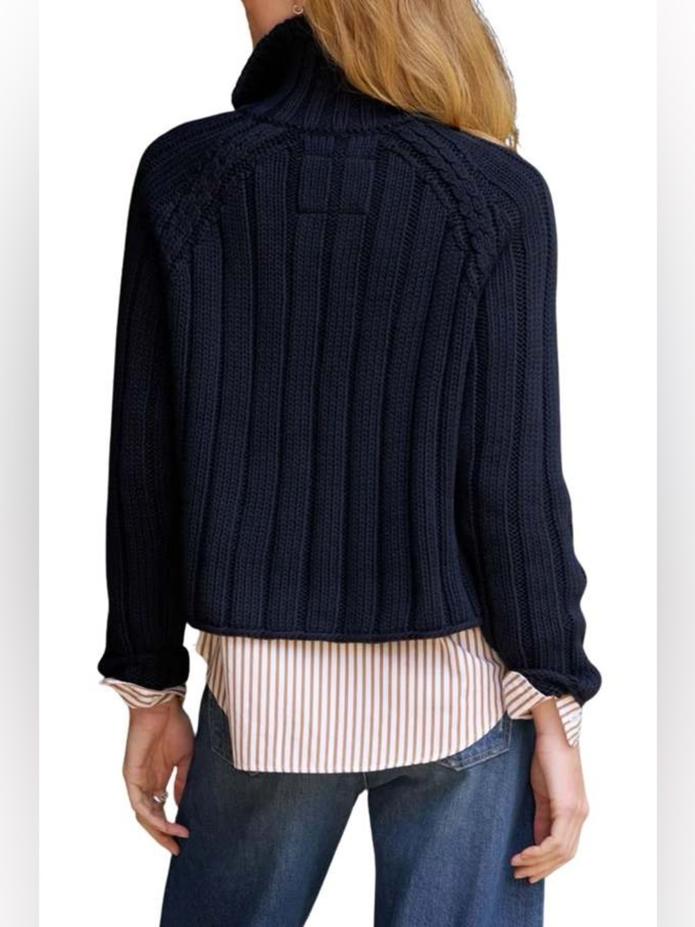 $598 Frank & Eileen Cable Knit Cotswold horn Button Cardigan in navy Blue - Picture 4 of 13